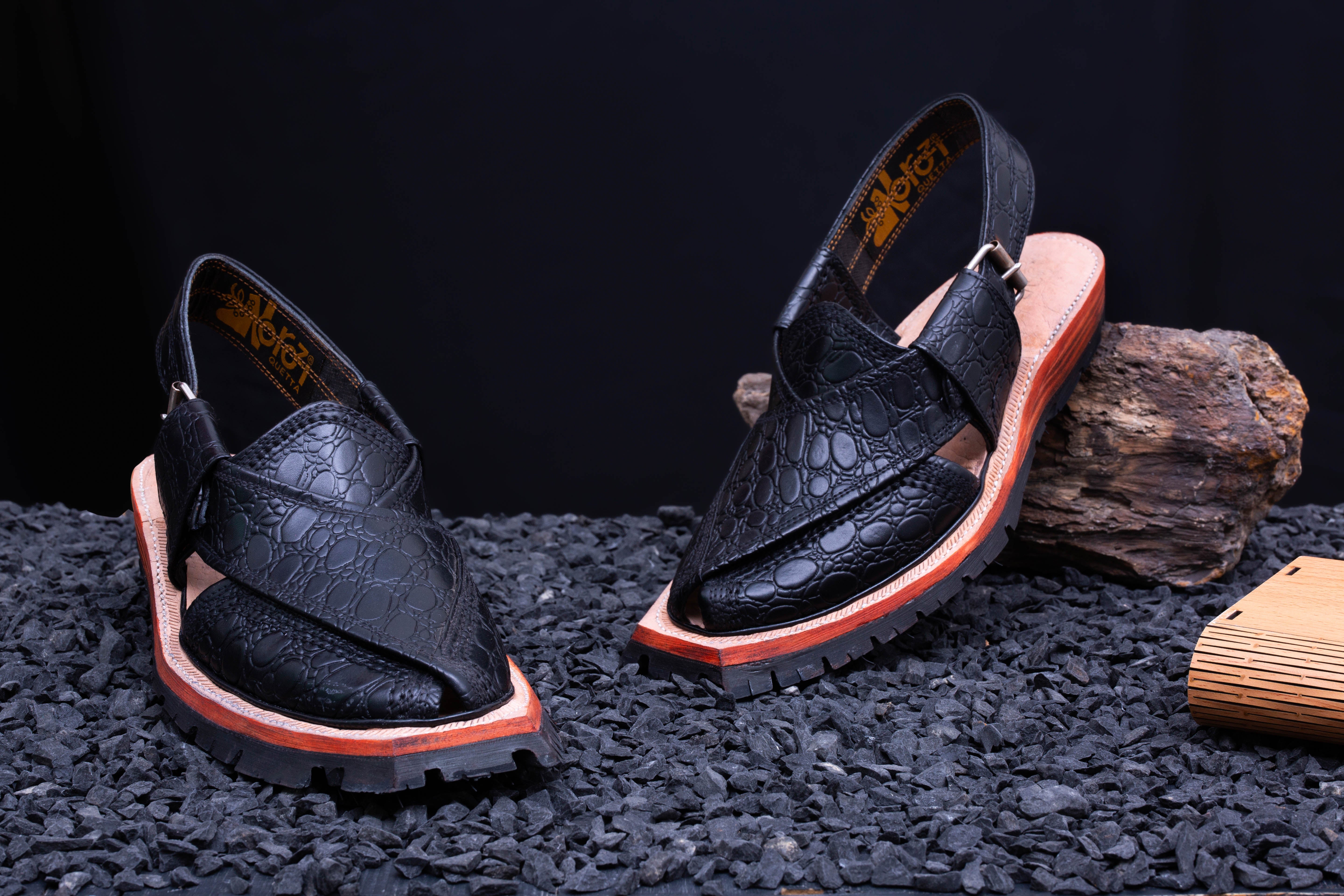 Double Wide Sole Dotted Black Norozi